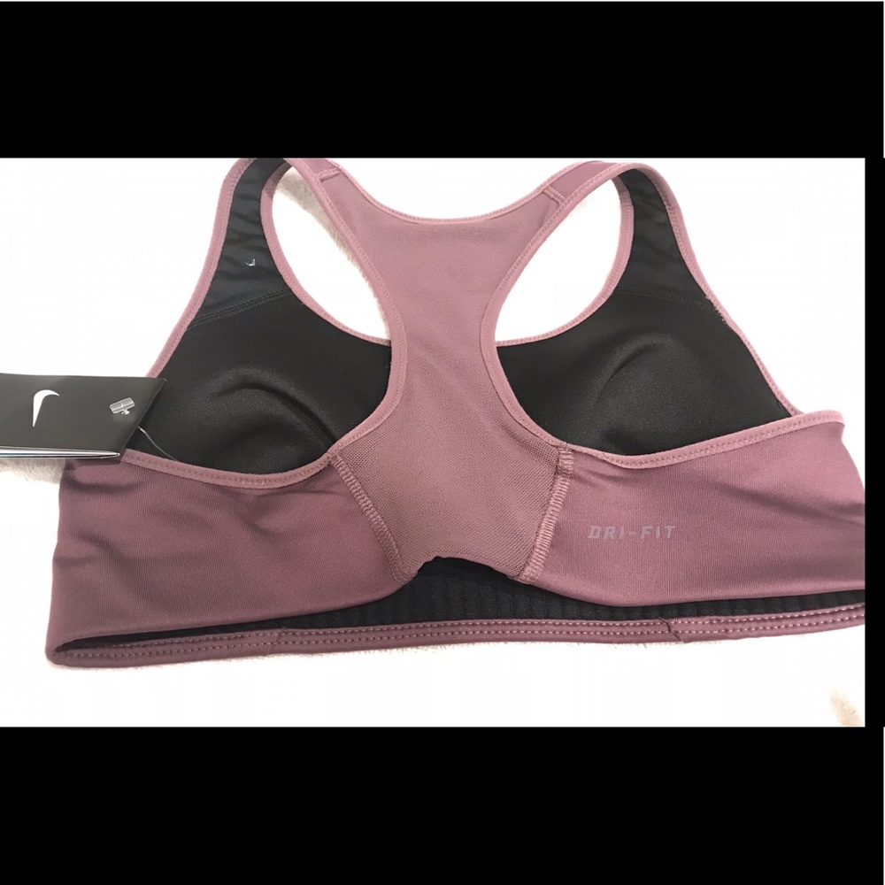 🌸 Nike high impact sports bra 🌸 - Picture 3 of 3
